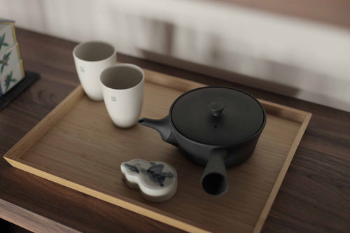 お茶を淹れる